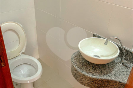 Casa à venda com 4 quartos, sendo 1 suíte, no condomínio Imperial Santa Cruz, Rio de Janeiro - RJ