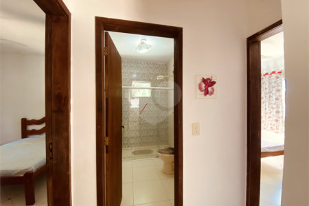 Casa em condomínio para alugar com 2 quartos, sendo 1 suíte, em Caravelas, Armação dos Búzios, RJ