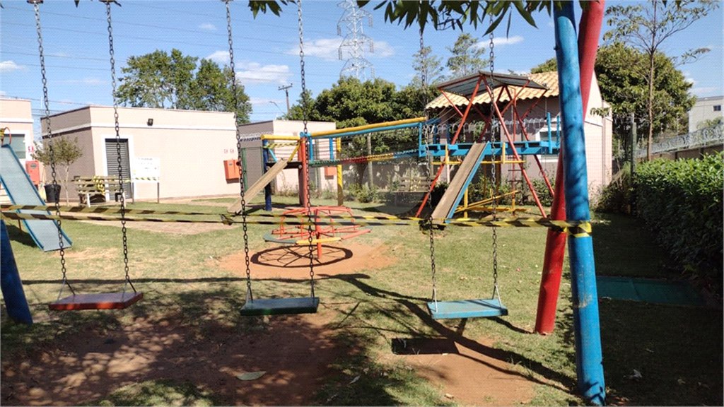 Apartamento no Condomínio Mont Azul.