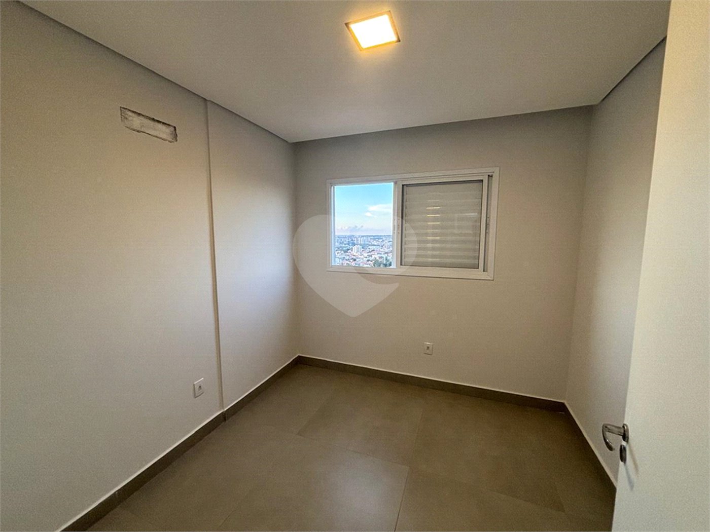 Apartamento à venda com 2 quartos, sendo 1 suíte, em Vila Hortência, Sorocaba, SP