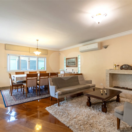 Casa à venda com 3 quartos, sendo 1 suíte,  em Vila Cordeiro, São Paulo, SP