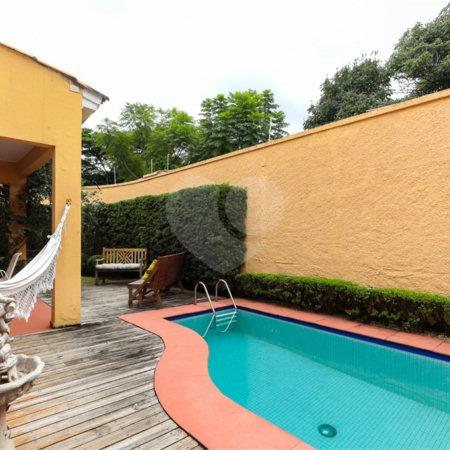 Casa à venda com 4 suítes no condomínio Residencial Courtyard Village, São Paulo - SP