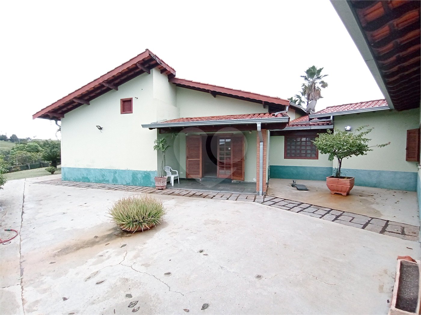 Casa à venda com 4 suítes no condomínio Estância Marambaia, Vinhedo - SP