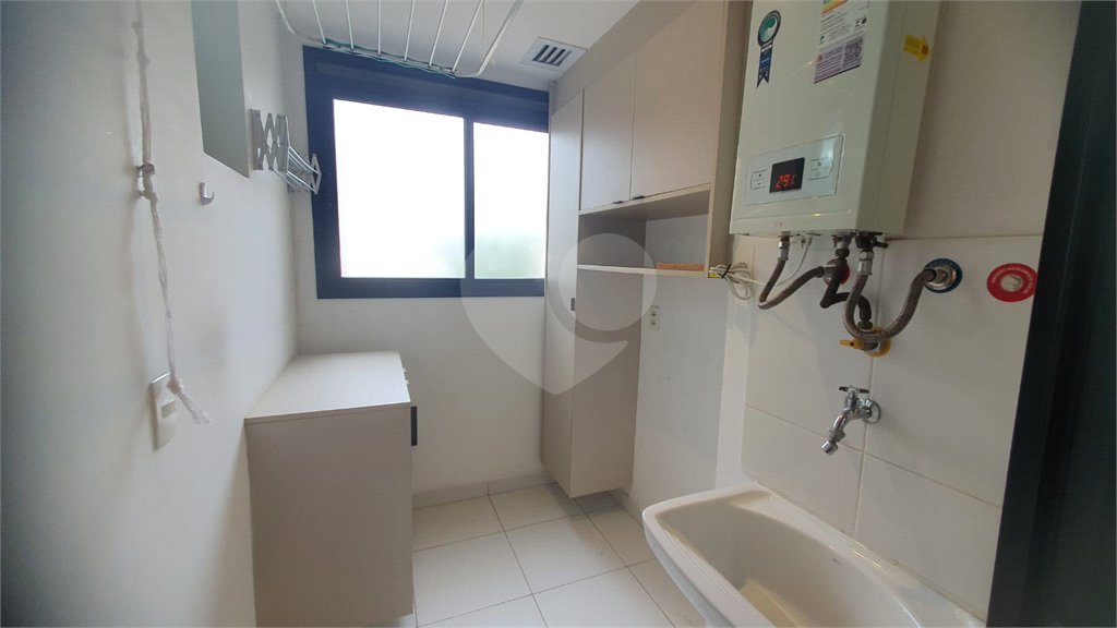 Apartamento à venda com 3 quartos, sendo 1 suíte,  em Pinheiros, São Paulo, SP