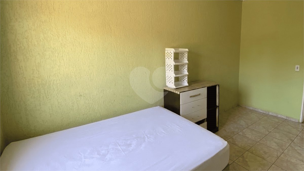 Sobrado à venda com 4 quartos, sendo 1 suíte, em Conjunto Habitacional Itapetininga F3, Itapetininga, SP