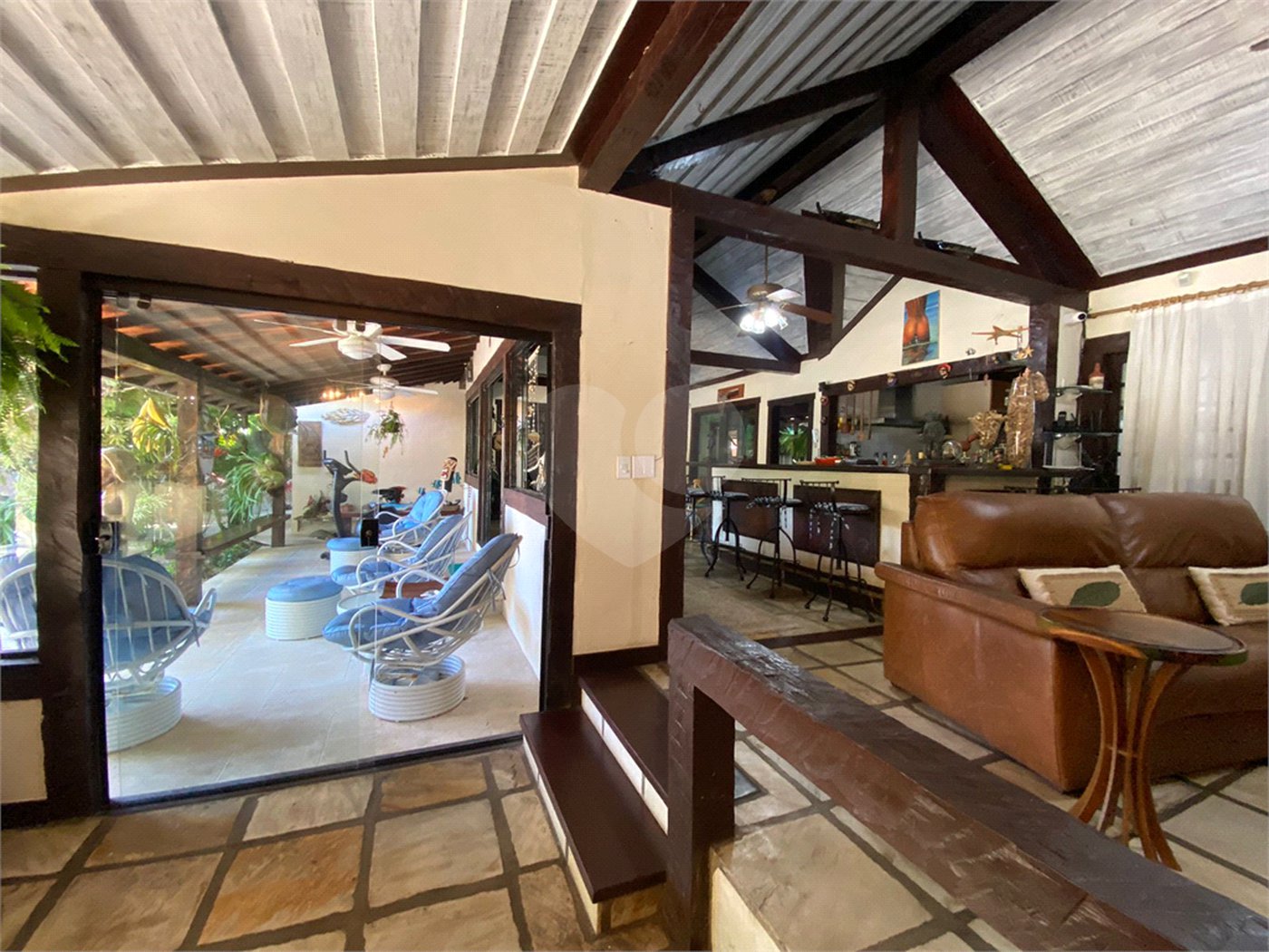 Casa à venda com 6 quartos, sendo 4 suítes, em Canto, Armação dos Búzios, RJ