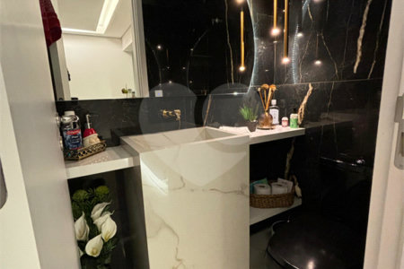 Apartamento à venda com 2 suítes em Vila Anastácio, São Paulo, SP