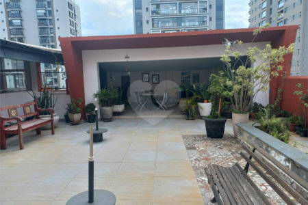 Apartamento à venda com 3 quartos, sendo 1 suíte,  em Pinheiros, São Paulo, SP
