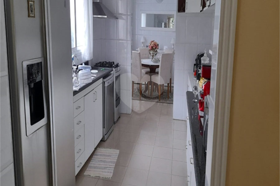 Casa à venda com 5 quartos, sendo 3 suítes,  no condomínio Alpes da Cantareira, Mairiporã - SP