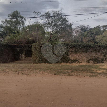 Chácara localizada no Condomínio Leila a venda.