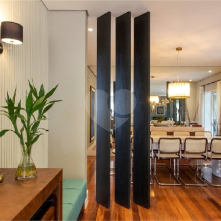 Casa à venda com 4 suítes no condomínio Outeiro, São Paulo - SP