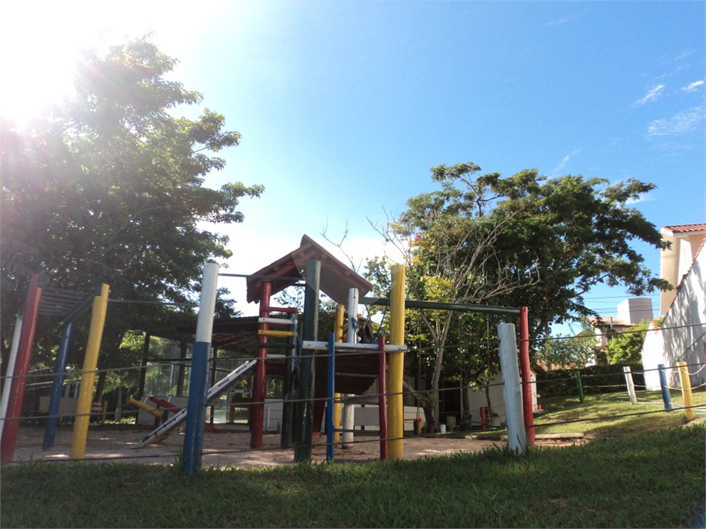 Casa à venda com 3 quartos, sendo 1 suíte, no condomínio Bosque de Grevilea, Vinhedo - SP