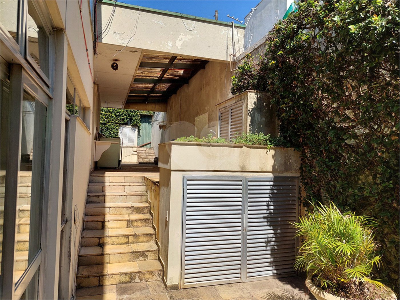 Casa à venda com 3 suítes em Jardim Leonor, São Paulo, SP