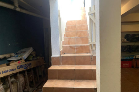 Casa à venda com 5 quartos, sendo 3 suítes, em Vila Rosália, Guarulhos, SP