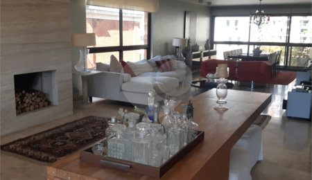 Apartamento à venda com 5 suítes em Real Parque, São Paulo, SP