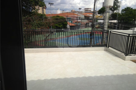 Casa à venda com 3 quartos, sendo 1 suíte,  no condomínio Casa de Rua, São Paulo - SP