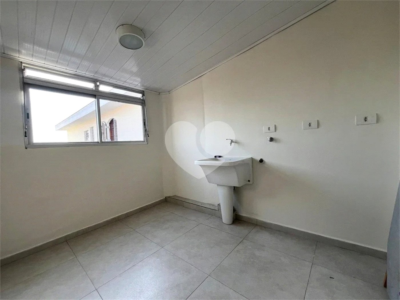 Casa à venda com 4 quartos, sendo 1 suíte,  em Jardim Franca, São Paulo, SP