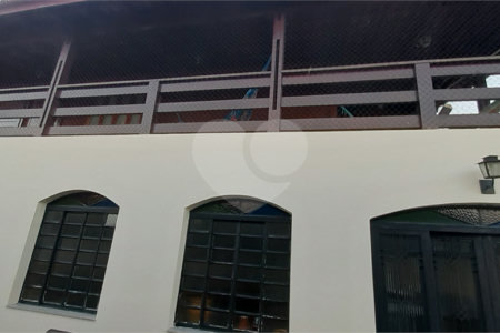 Casa à venda ou para alugar com 5 quartos, sendo 1 suíte, no Centro, Bom Jesus dos Perdões, SP