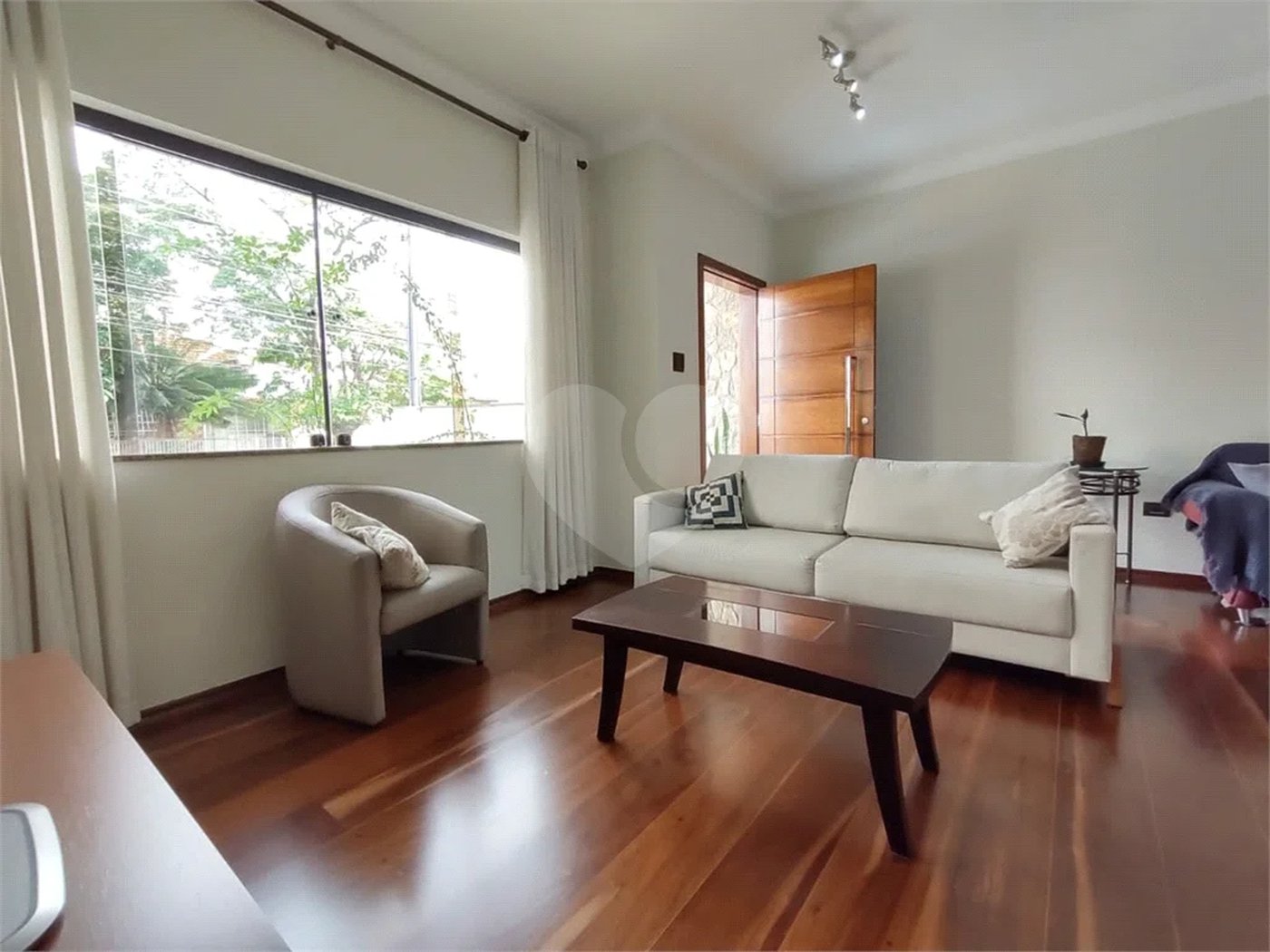Linda casa à venda no bairro Santa Maria em São Caetano do Sul, 257 m², 3 quartos (1 suíte) e 6 vagas de garagem