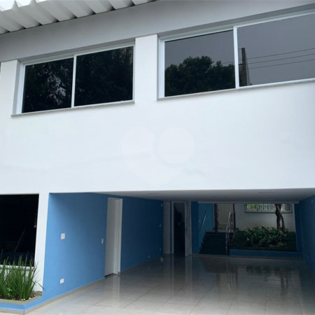 Casa Comercial na Vila Mariana, 400m², próximo metrô, 3 vagas, locação e venda