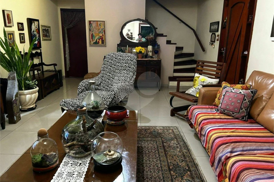 Excelente Sobrado na Vila Matilde. Venha fazer uma visita.