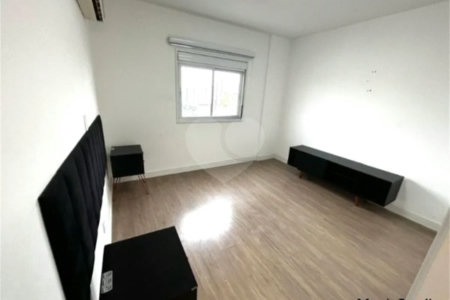 Apartamento com 138m², 3 dormitórios, sendo 3 suítes, 2 vagas de garagem, à venda na Vila Valparaiso em Santo André.