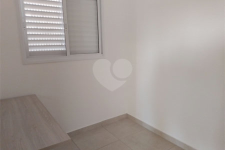 Apartamento a venda com 2 dormitorios sendo 1 suíte