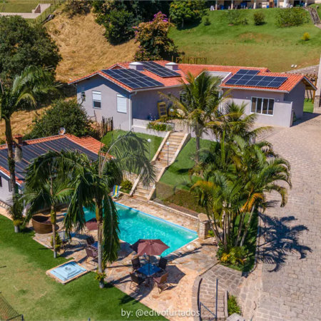 Casa à venda com 4 suítes no condomínio Vale da Santa Fé, Vinhedo - SP