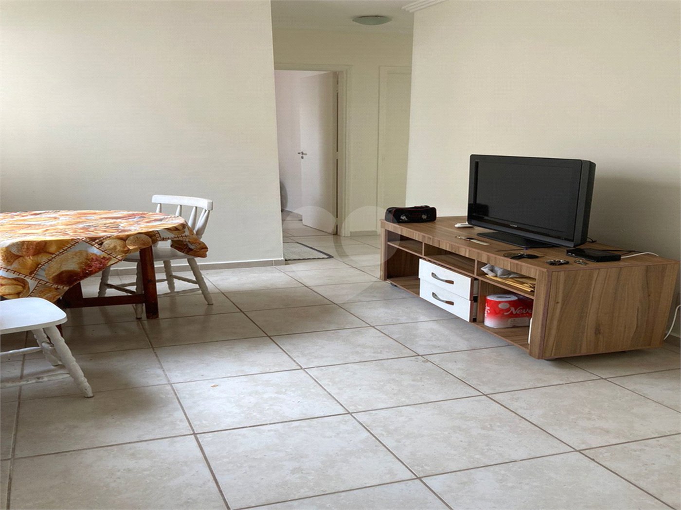 Apartamento à venda com 3 quartos, sendo 1 suíte - no condomínio Carlos Magno, São Carlos - SP
