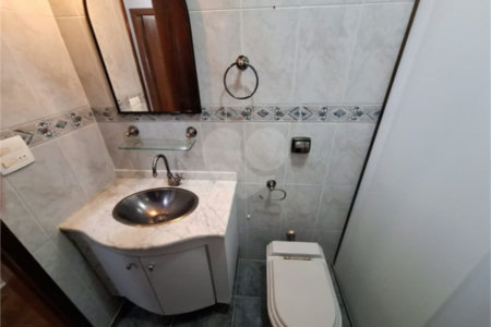 Sobrado com 2 dormitórios com 2 vagas de garagem