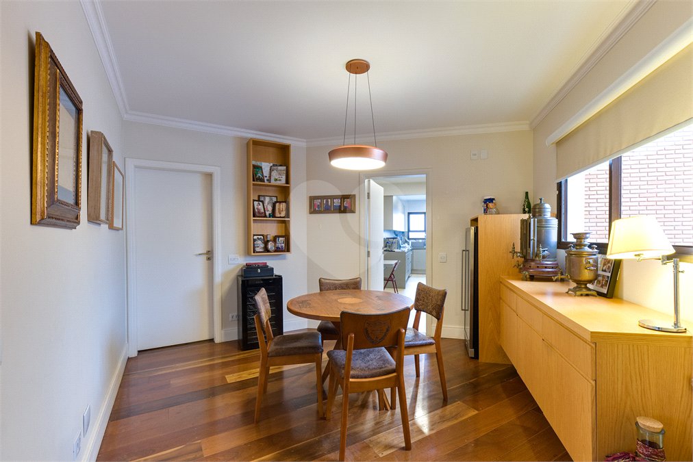 Apartamento à venda com 3 quartos, sendo 2 suítes, em Campo Belo, São Paulo, SP