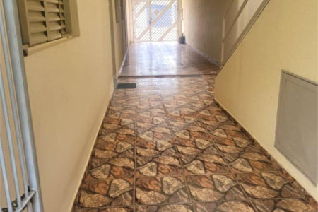 Sobrado para venda com 6 suítes.
