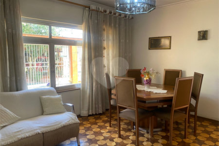 Casa térrea à venda com 2 quartos e 4 vagas na Vila Rosália