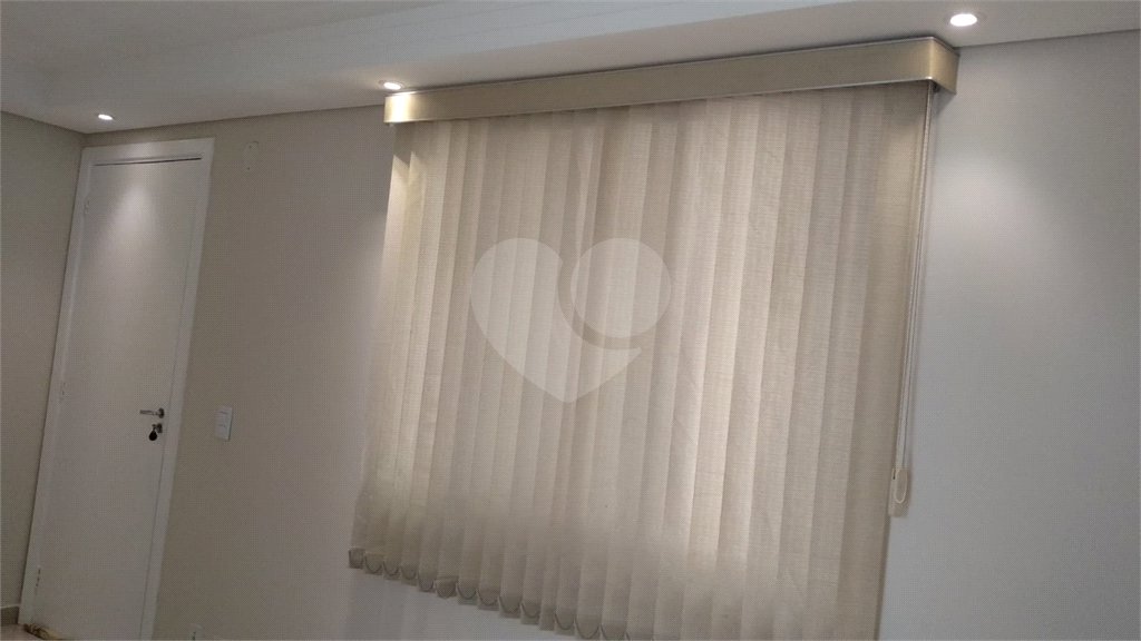 Apartamento no Condomínio Monte Azul.