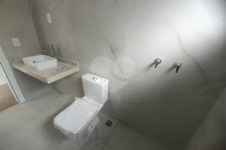 Casa exclusiva em Atibaia de alto padrão com 3 suítes, piscina, espaço gourmet, condomínio fechado, aceita financiamento