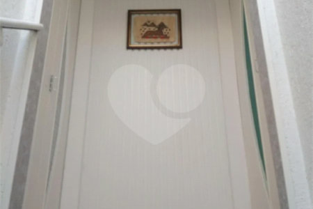 Linda Casa Sobrado a venda no Alto da Mooca com excelente acabamento, semi mobiliada com 2 suítes