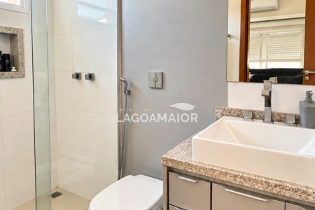 Casa à venda com 4 quartos, sendo 3 suítes, no condomínio Portal das Àguas, Três Lagoas - MS