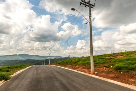Terrenos a partir 300 metros em condomínio fechado e pronto para construir, aceita financiamento