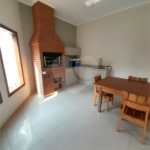 3 AMPLAS SUITES MAIS ECRITORIO MUITO VERDE E AMPLO QUINTAL