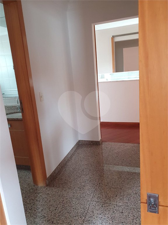 Casa à venda com 2 quartos, sendo 1 suíte, no condomínio Flamboyant, São Paulo - SP