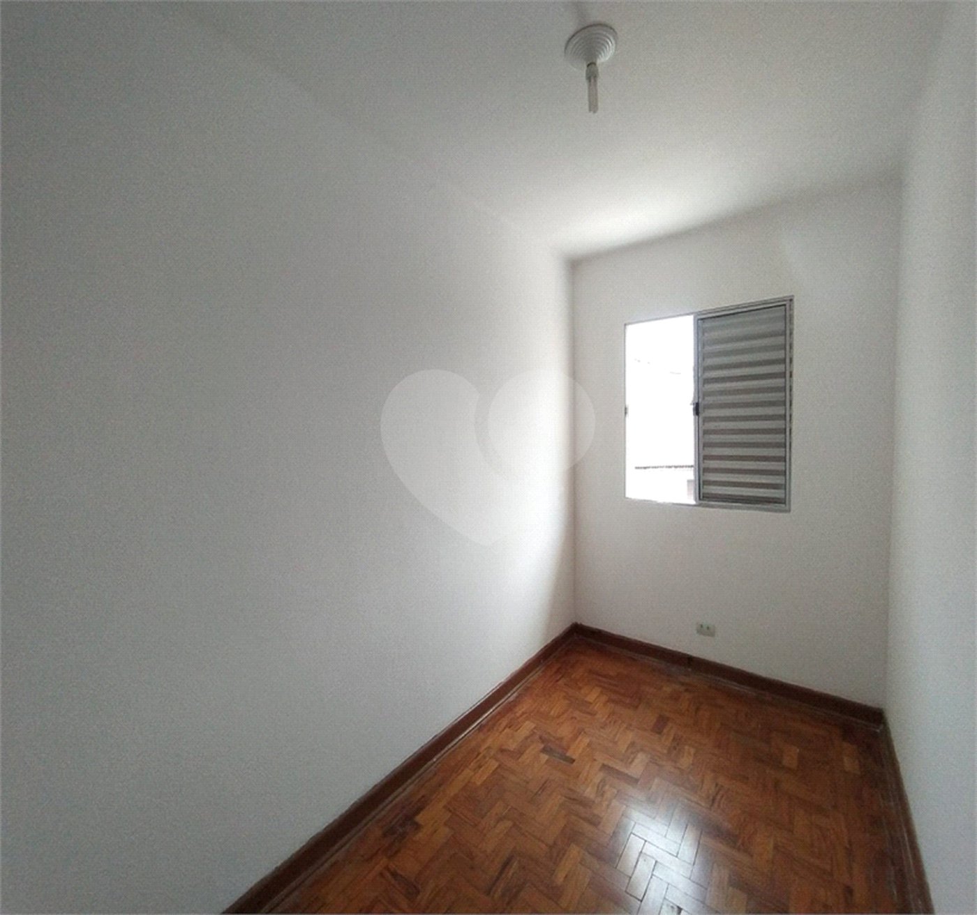 SOBRADO DE 100 M² COM 03 DORMITÓRIOS, VAGA E QUINTAL PARA LOCAÇÃO (OU VENDA) NO JARDIM DO COLEGIO-SANTANA