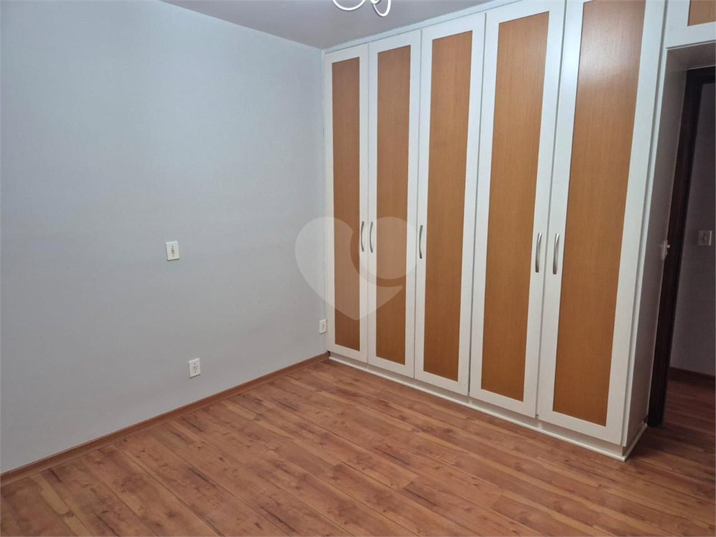 Apartamento de Alto Padrão no Edifício Taiamã – Centro da Cidade