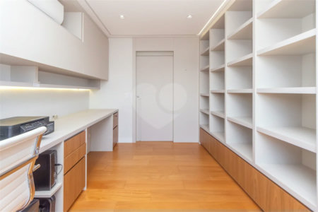 Apartamento - Vila Mariana - Alto Padrão - 3 Suítes - 4 Vagas - Venda / Compra - Próximo ao Metrô