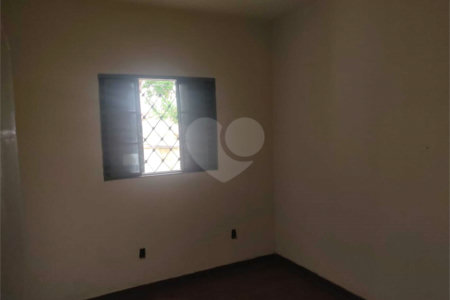 CASA COM DOIS ANDARES SEPARADOS A VENDA NO JARDIM LIMOEIRO, COM 139M²