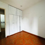 Vende-se Apartamento de 2 Quartos com Sacada na Vila Mascote