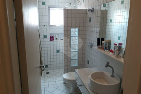 Sobrado á venda 222m² 3 quartos na região do metrô Guilhermina Esperança, Penha