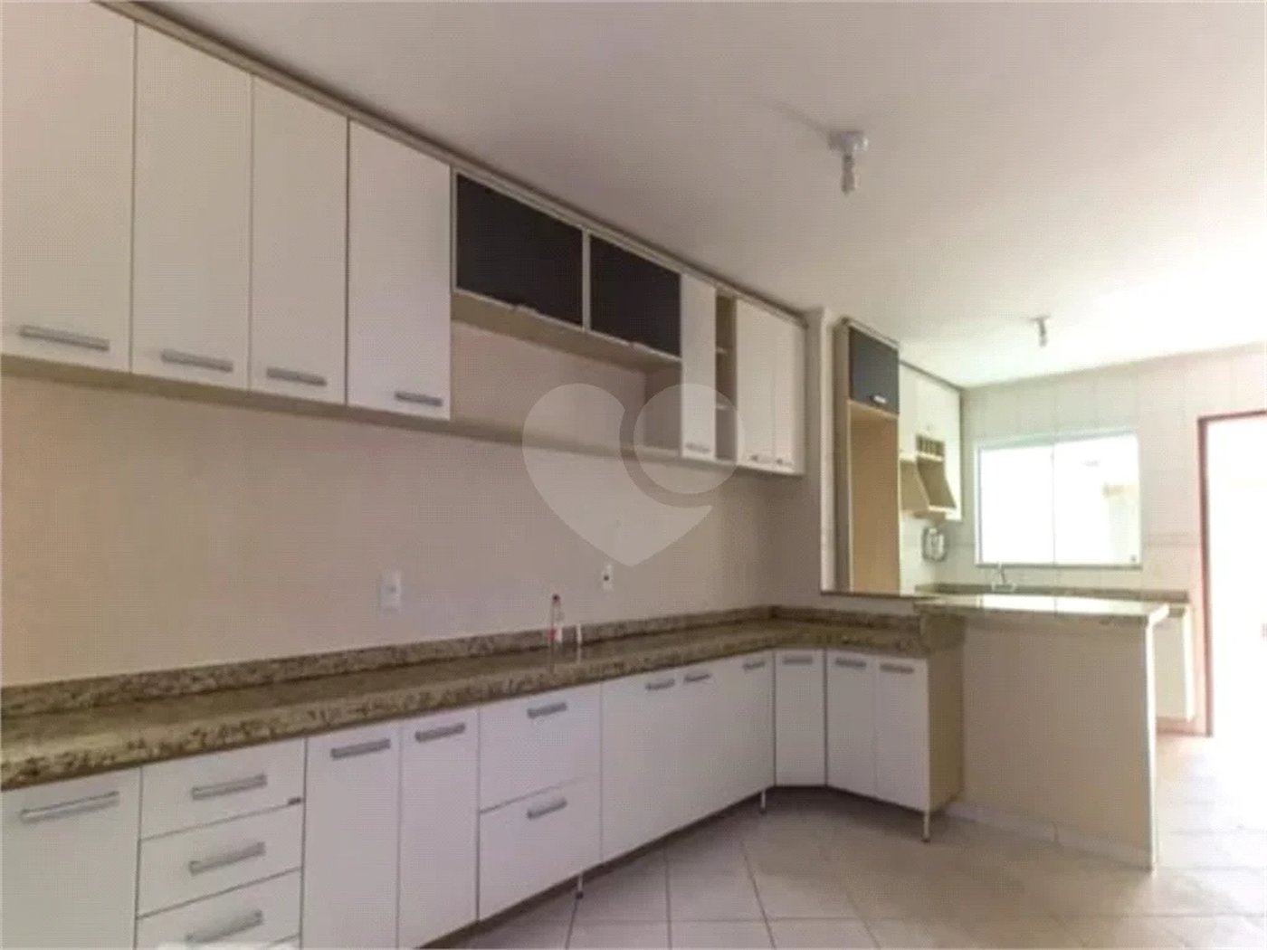 Casa à venda com 3 suítes em Chácara Mafalda, São Paulo, SP