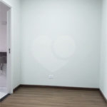 Sobrado novo com 3 suítes, 4 vagas, espaço gourmet com churrasqueira, jardim de inverno e acabamento premium. Conforto, modernidade e sofisticação.