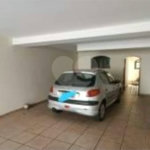 Casa com 205m² , 3 dormitórios , sendo todos suítes , 5 vagas , á venda no bairro Bangú em Santo André.