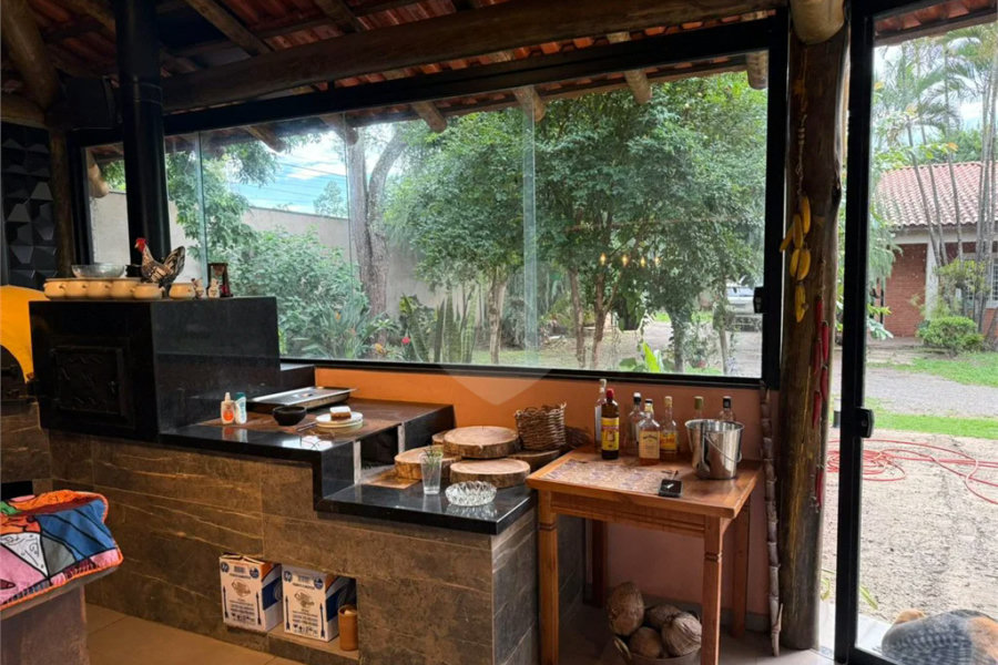 Chácara no Unileste, com espaço para eventos e cozinha industrial, na modalidade porteira fechada,